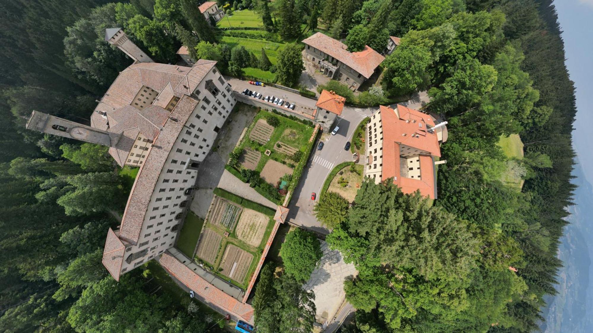 Hotel Rifugio La Foresta Валломброса Екстер'єр фото