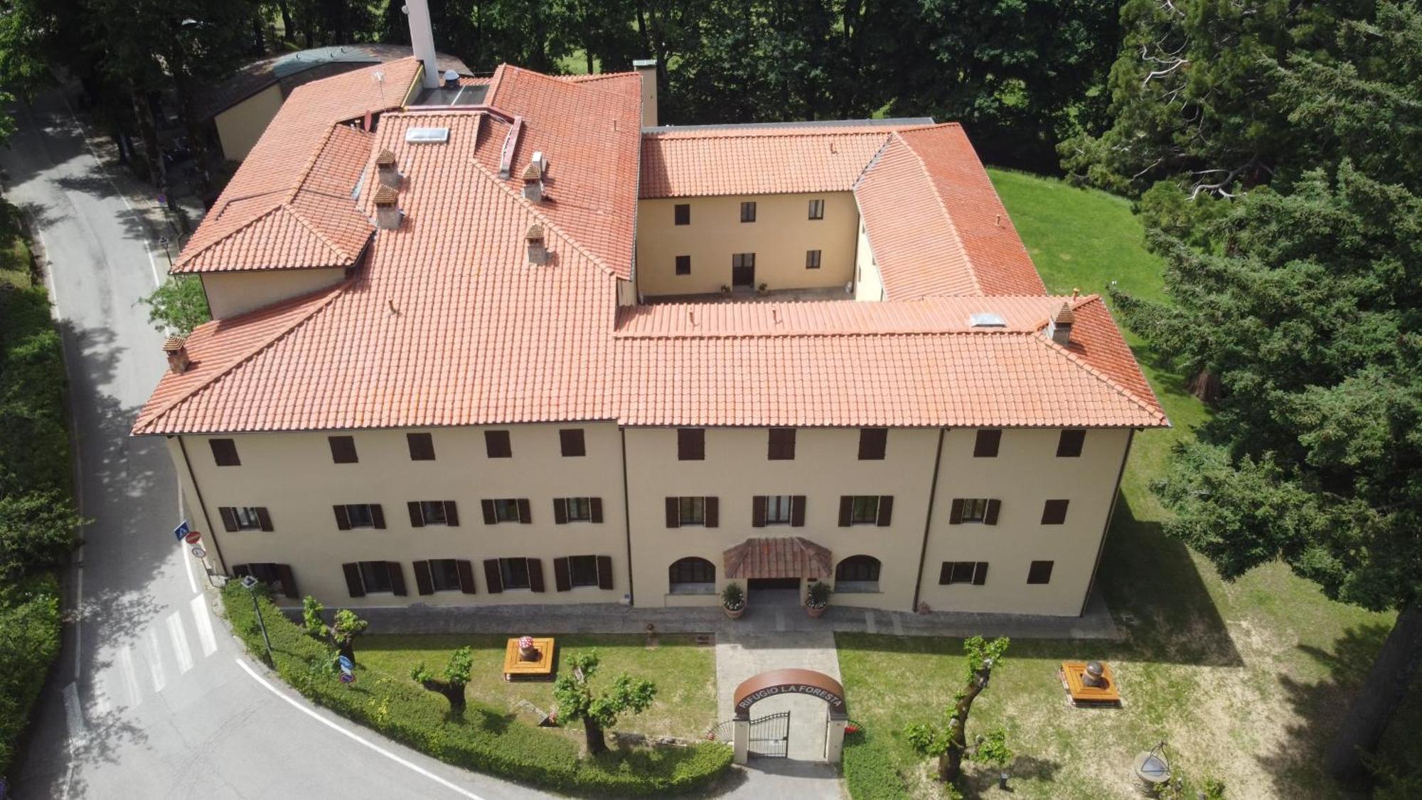 Hotel Rifugio La Foresta Валломброса Екстер'єр фото
