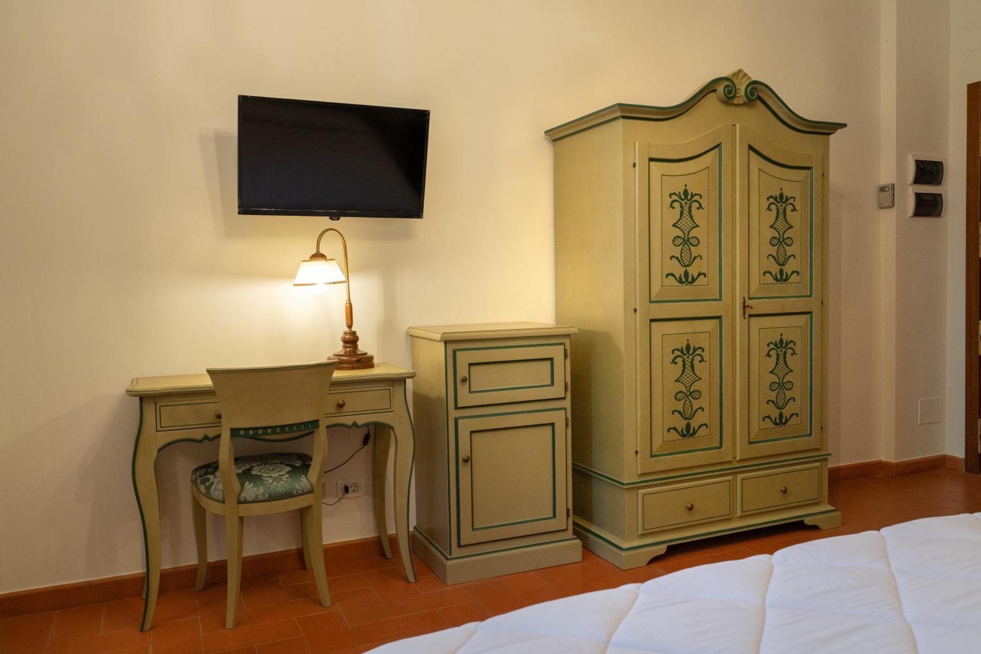 Hotel Rifugio La Foresta Валломброса Екстер'єр фото